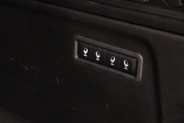 Jeep Wagoneer L Vehicle Image 08