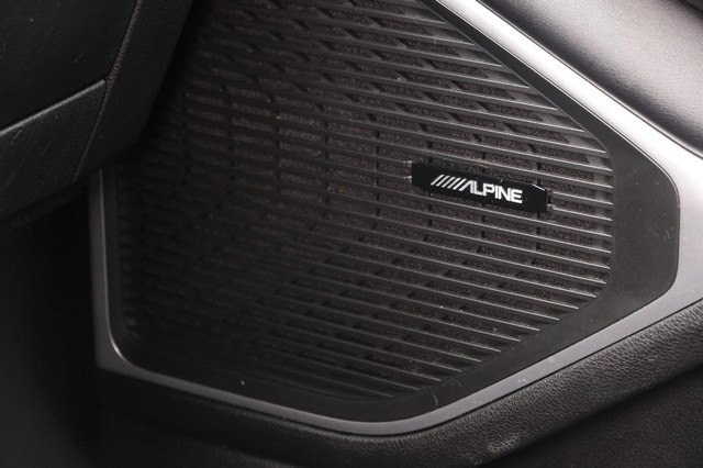Jeep Wagoneer L Vehicle Image 25