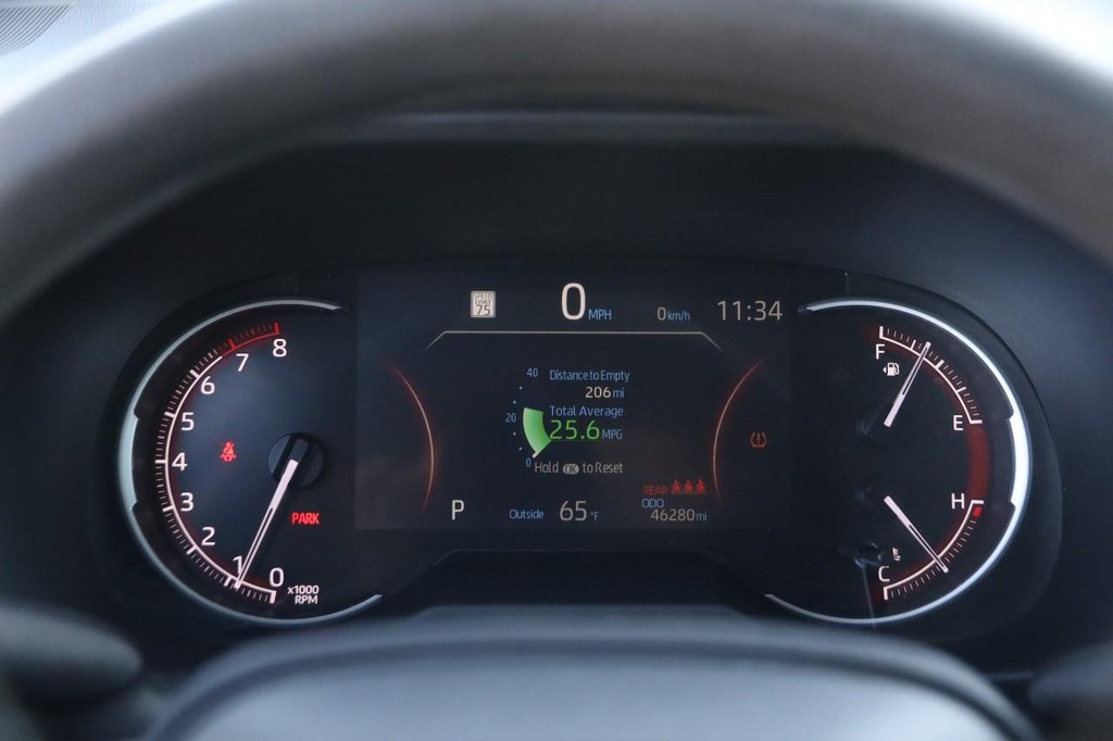 Toyota RAV4 Vehicle Full-screen Gallery Image 13