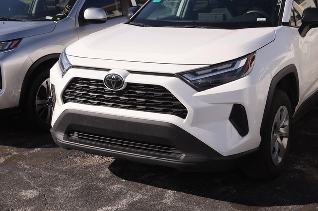 Toyota RAV4 Vehicle Image 05