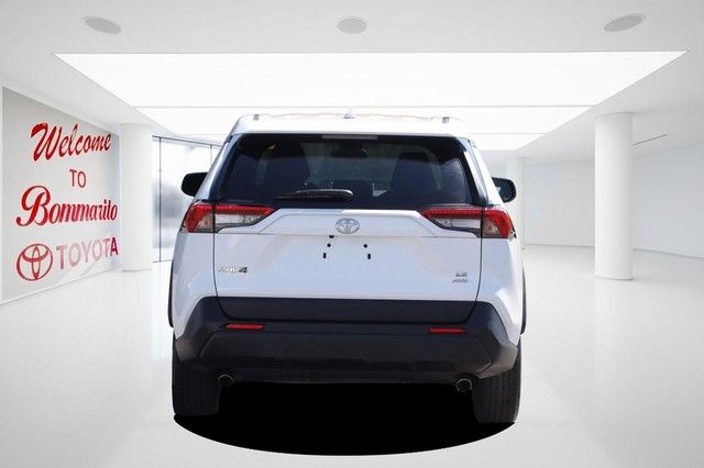Toyota RAV4 Vehicle Image 06