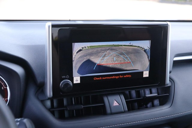 Toyota RAV4 Vehicle Image 15