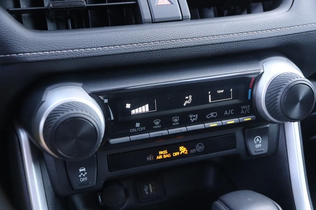 Toyota RAV4 Vehicle Image 16