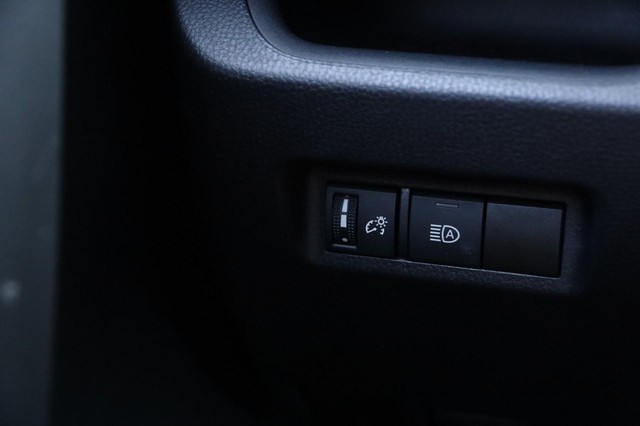 Toyota RAV4 Vehicle Image 18