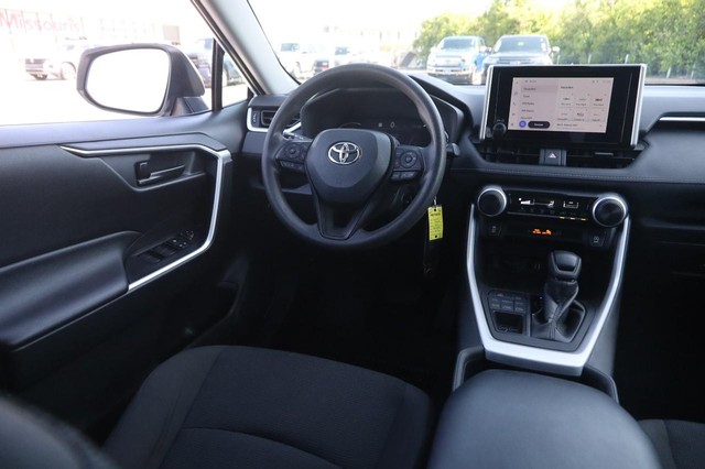 Toyota RAV4 Vehicle Image 20