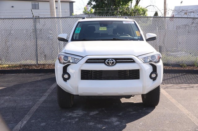Toyota 4Runner Vehicle Image 03