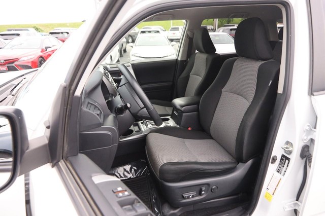 Toyota 4Runner Vehicle Image 08