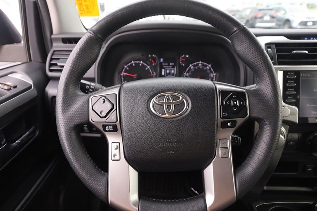 Toyota 4Runner Vehicle Image 10