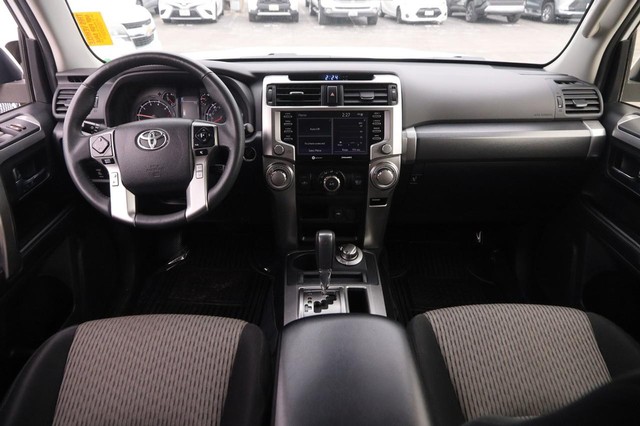 Toyota 4Runner Vehicle Image 21