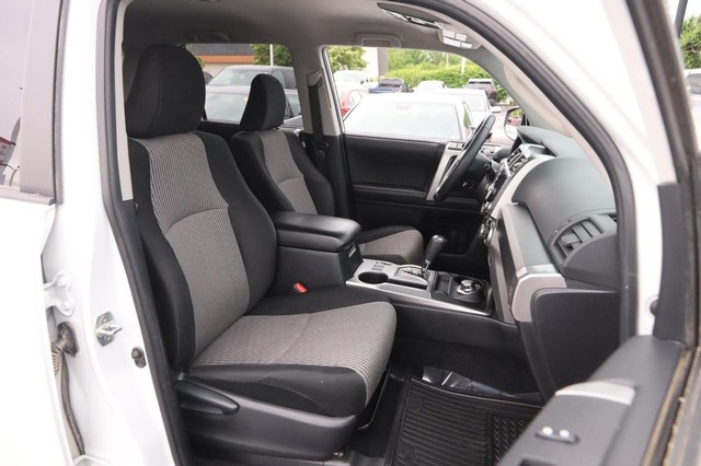 Toyota 4Runner Vehicle Image 26