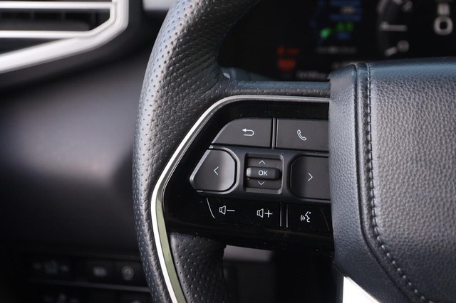 Toyota Tundra 4WD Vehicle Image 12