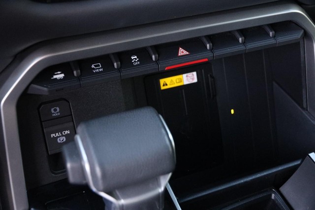 Toyota Tundra 4WD Vehicle Image 18