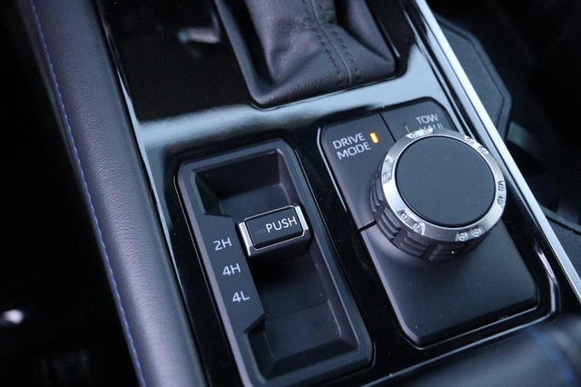 Toyota Tundra 4WD Vehicle Image 19