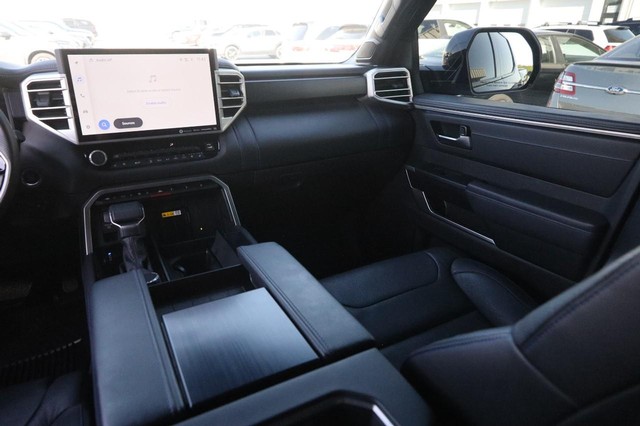 Toyota Tundra 4WD Vehicle Image 25