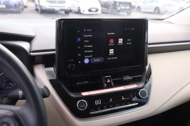Toyota Corolla Vehicle Image 14