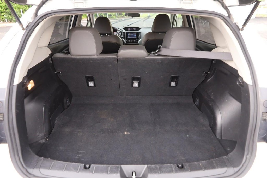 Subaru Crosstrek Vehicle Full-screen Gallery Image 7