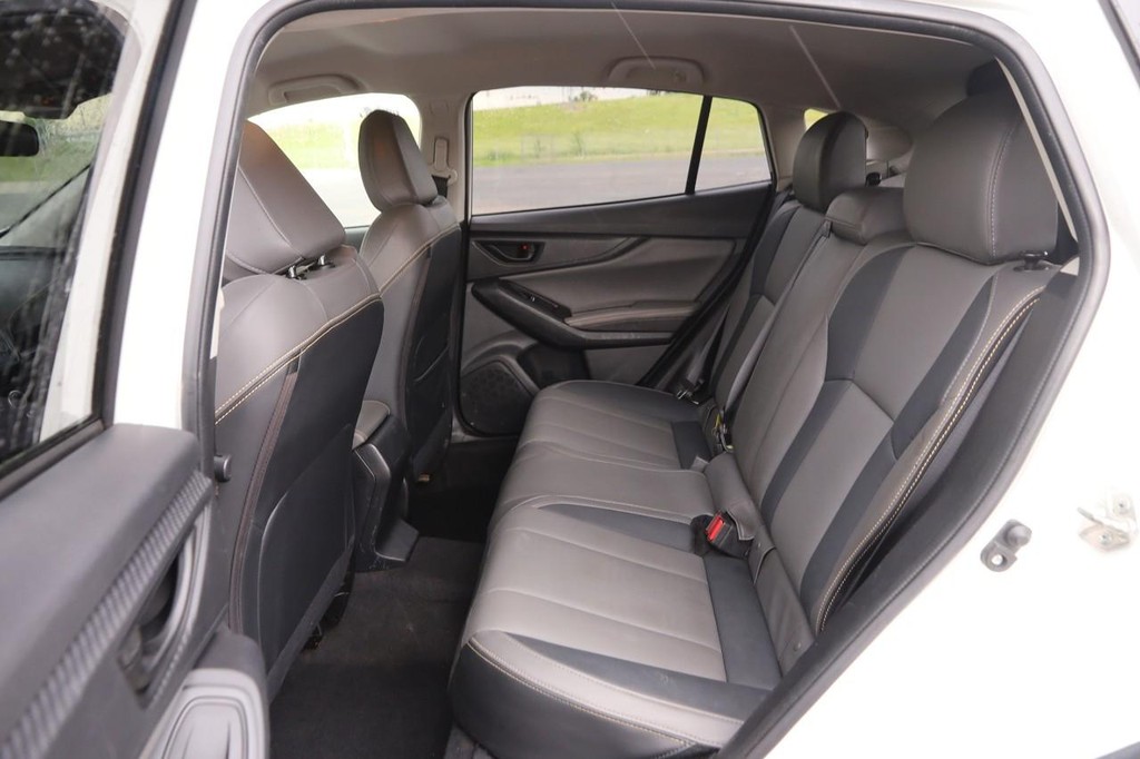Subaru Crosstrek Vehicle Full-screen Gallery Image 9