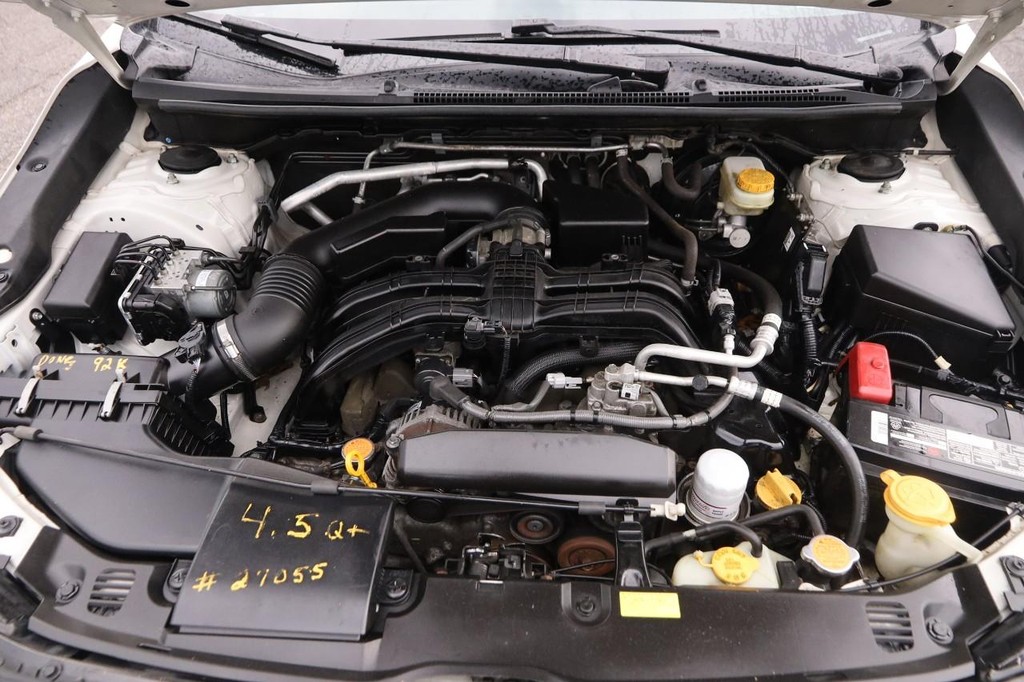 Subaru Crosstrek Vehicle Full-screen Gallery Image 28