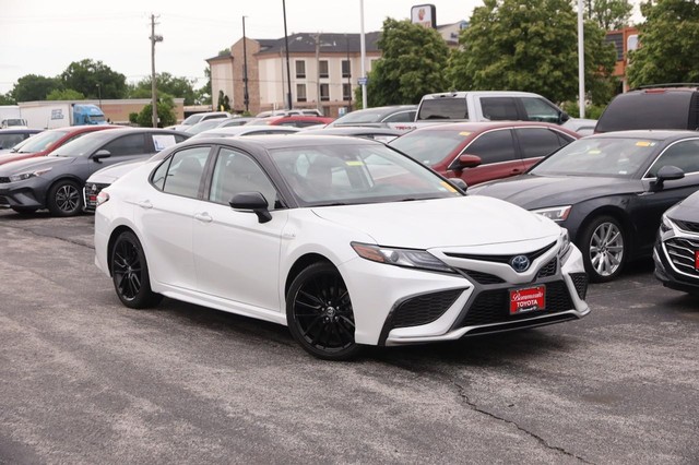 Toyota Camry Vehicle Image 02