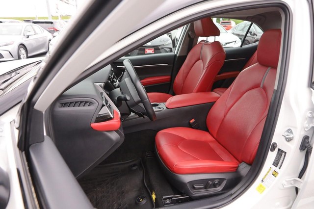 Toyota Camry Vehicle Image 09