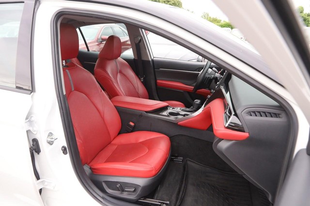 Toyota Camry Vehicle Image 28