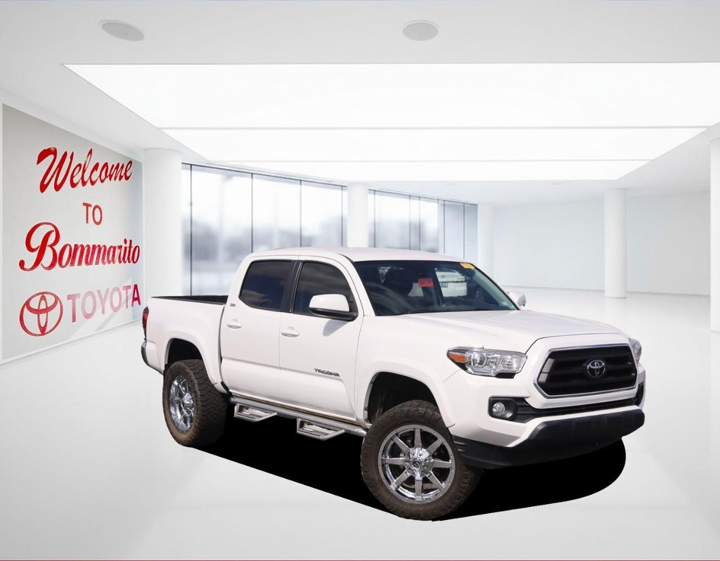 Toyota Tacoma 4WD Vehicle Full-screen Gallery Image 2