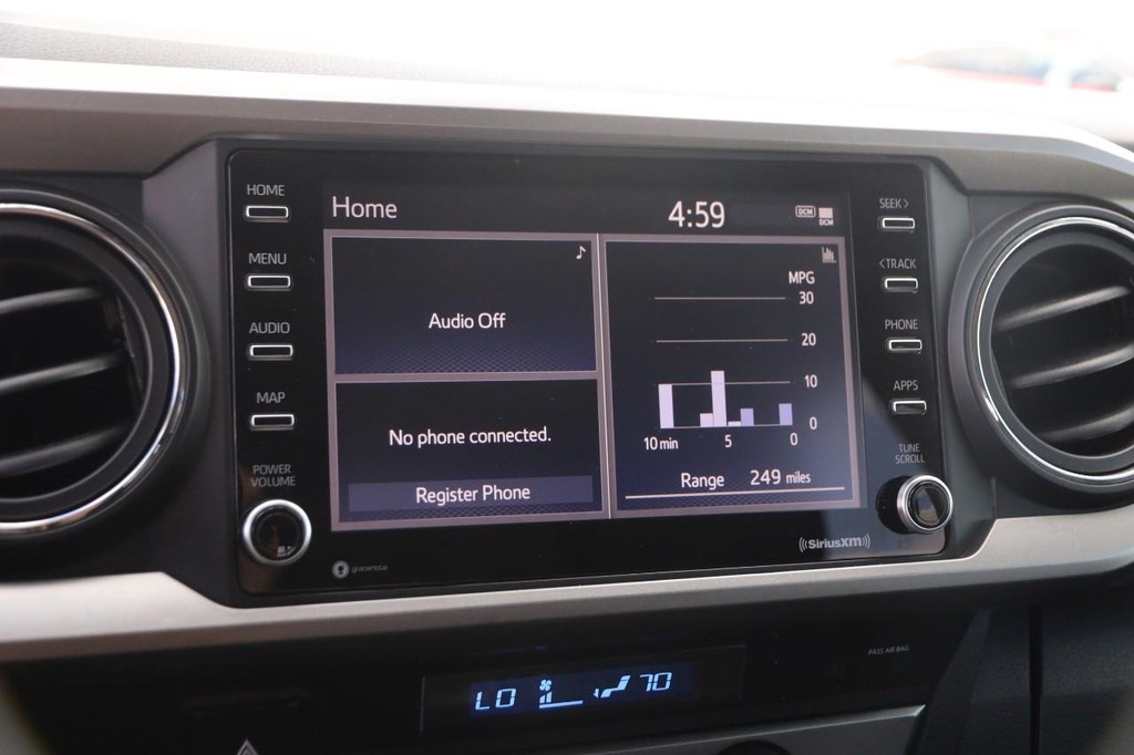 Toyota Tacoma 4WD Vehicle Full-screen Gallery Image 15
