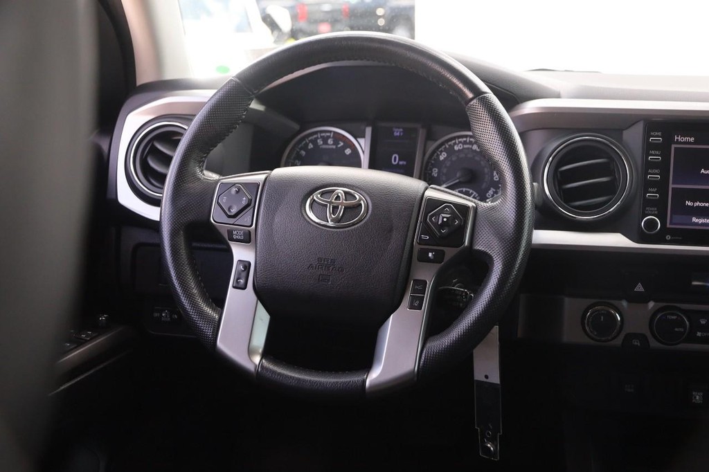 Toyota Tacoma 4WD Vehicle Full-screen Gallery Image 22
