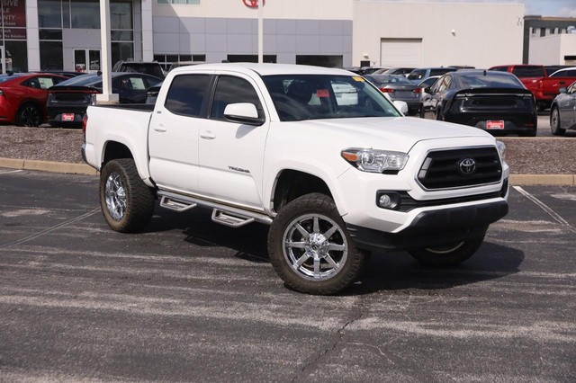 Toyota Tacoma 4WD Vehicle Image 02