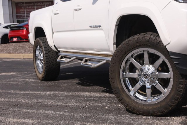 Toyota Tacoma 4WD Vehicle Image 03