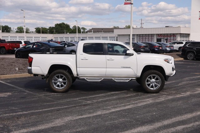 Toyota Tacoma 4WD Vehicle Image 05