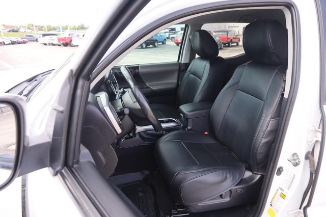 Toyota Tacoma 4WD Vehicle Image 08