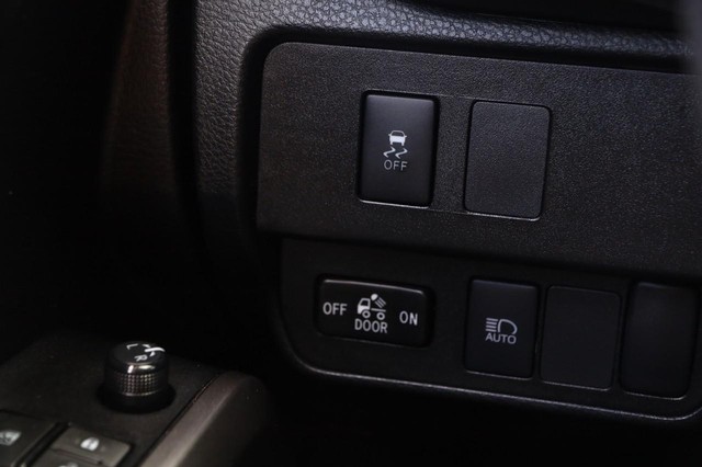 Toyota Tacoma 4WD Vehicle Image 19