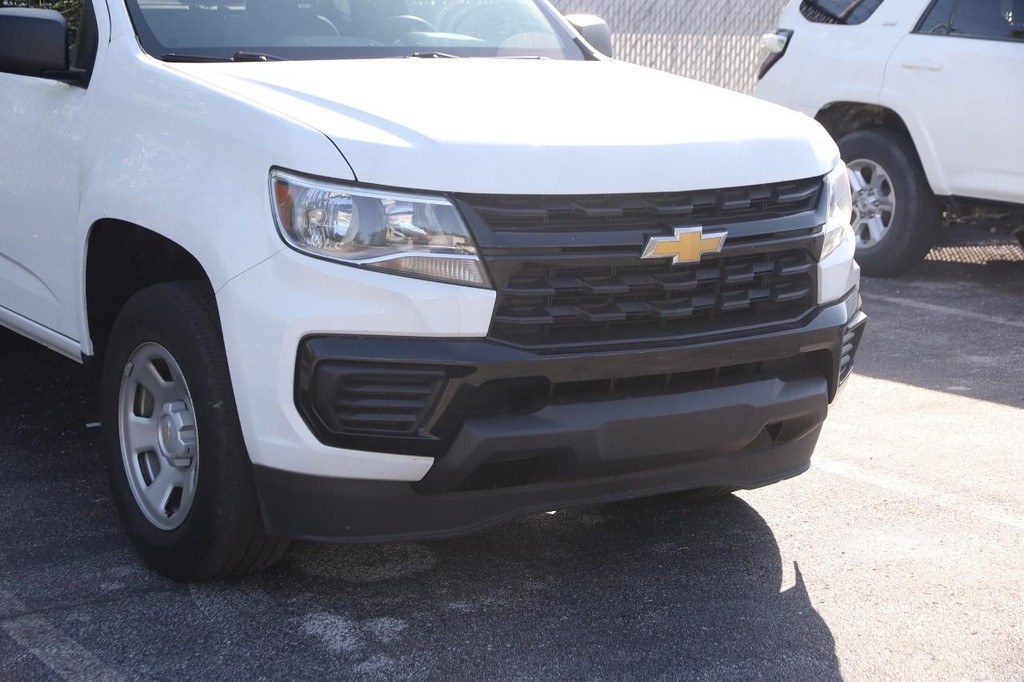 Chevrolet Colorado Vehicle Full-screen Gallery Image 02