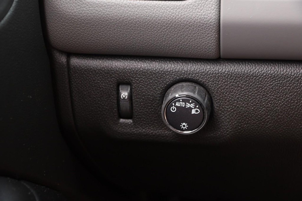Chevrolet Colorado Vehicle Full-screen Gallery Image 16