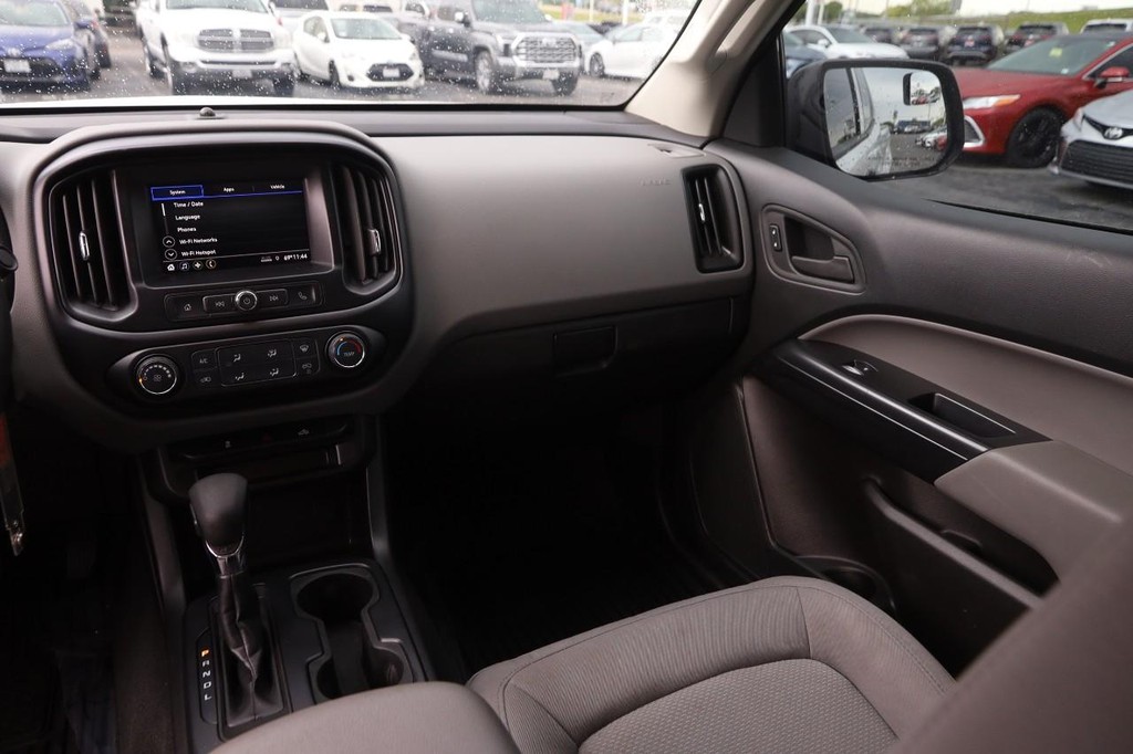 Chevrolet Colorado Vehicle Full-screen Gallery Image 21