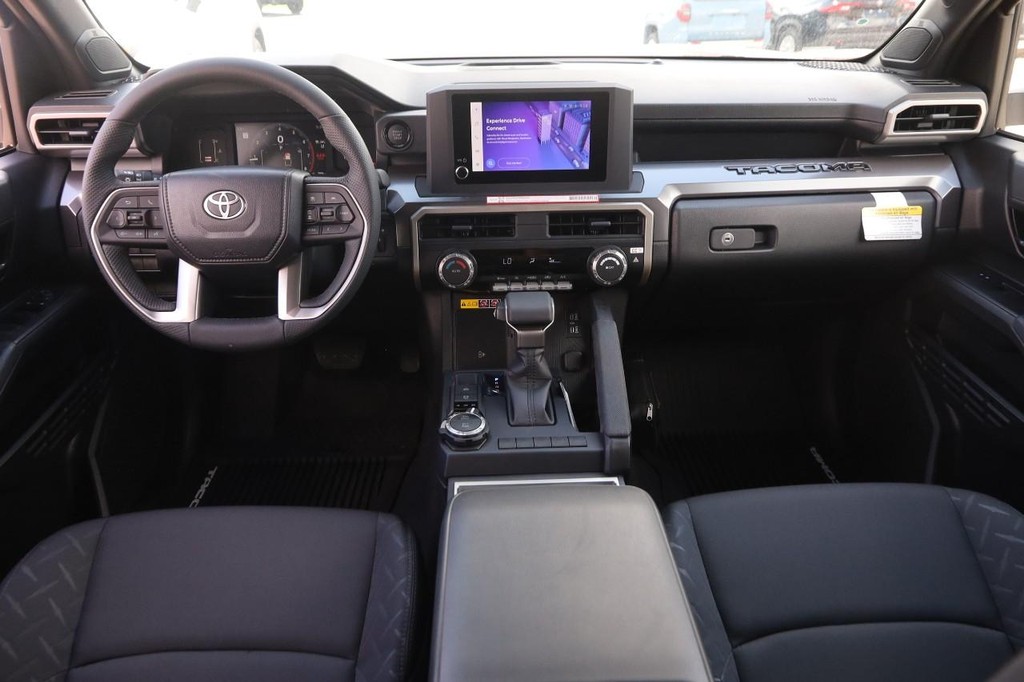 Toyota Tacoma 4WD Vehicle Full-screen Gallery Image 21