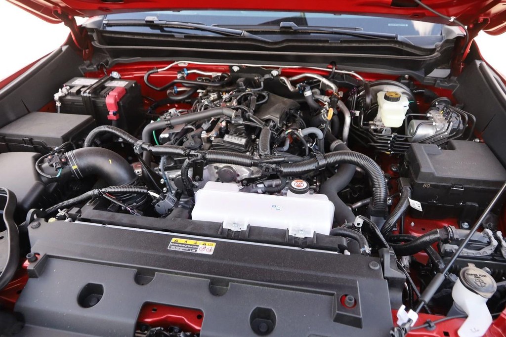Toyota Tacoma 4WD Vehicle Full-screen Gallery Image 27