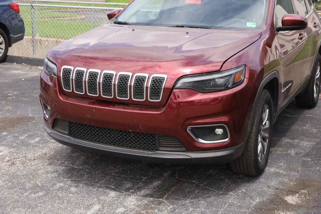Jeep Cherokee Vehicle Full-screen Gallery Image 2