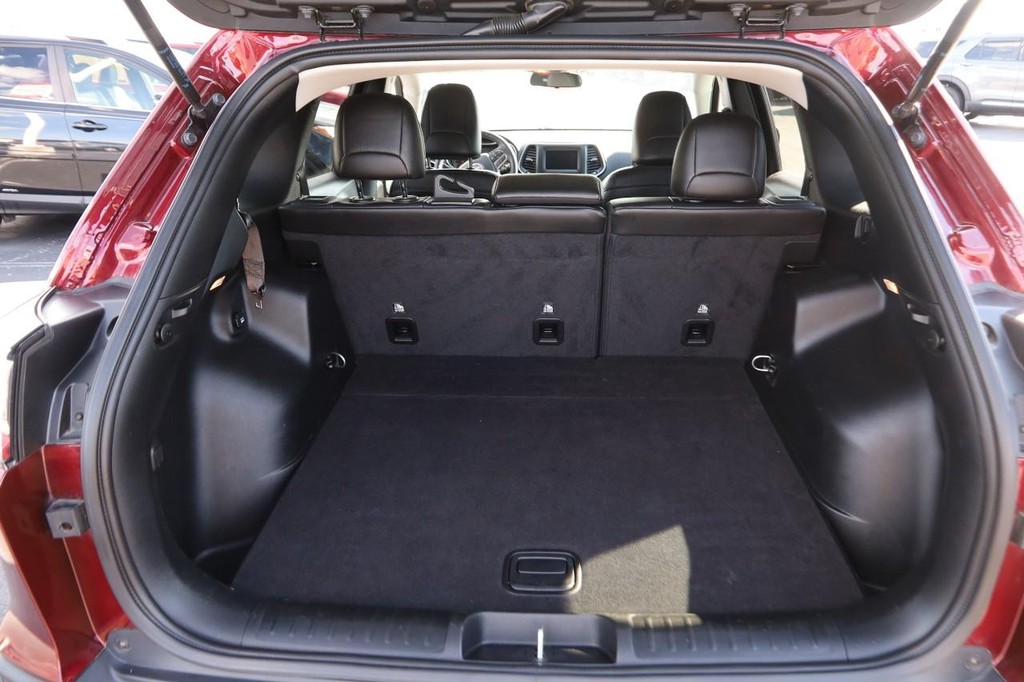 Jeep Cherokee Vehicle Full-screen Gallery Image 7