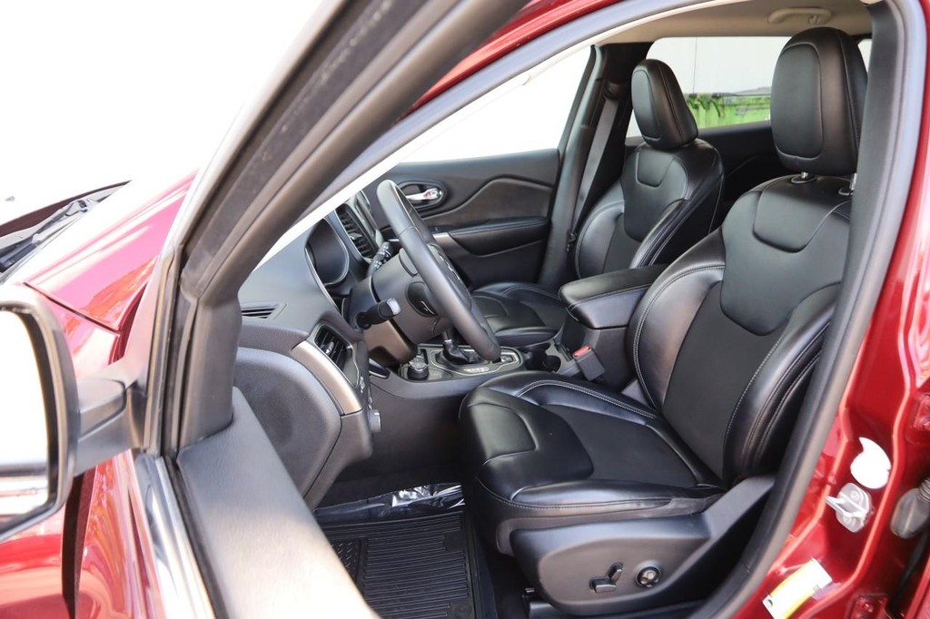 Jeep Cherokee Vehicle Full-screen Gallery Image 8
