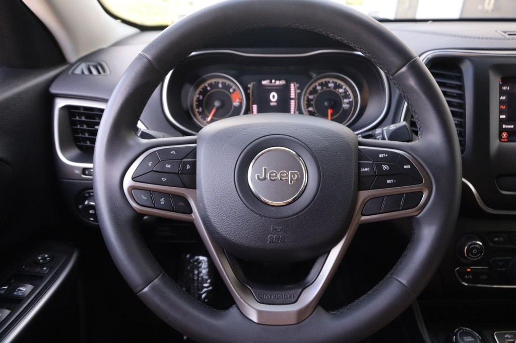 Jeep Cherokee Vehicle Full-screen Gallery Image 10