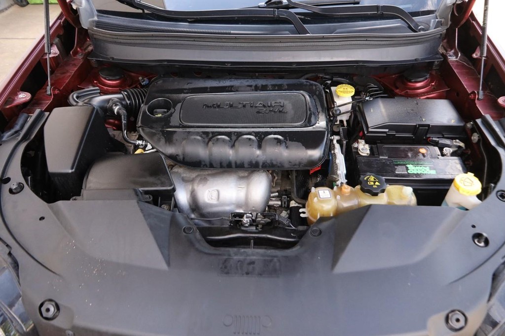 Jeep Cherokee Vehicle Full-screen Gallery Image 27