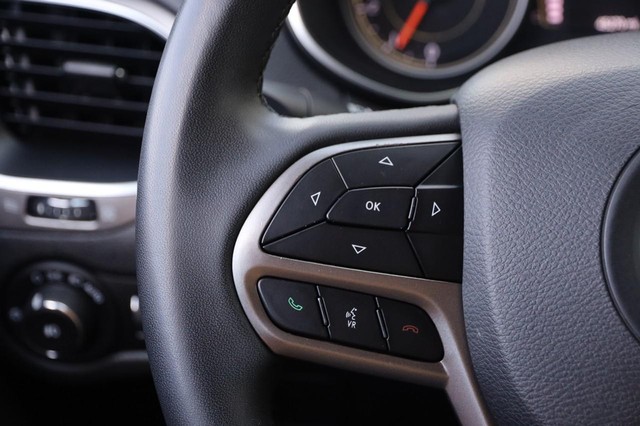 Jeep Cherokee Vehicle Image 11