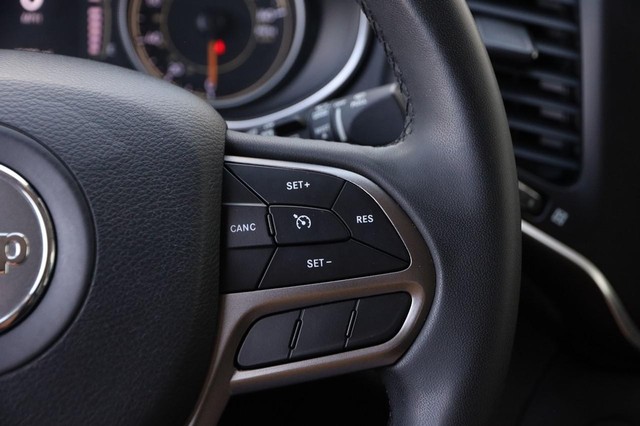 Jeep Cherokee Vehicle Image 12