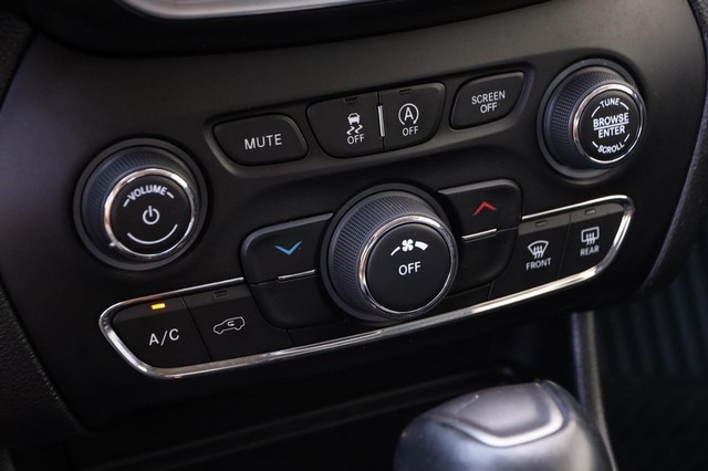 Jeep Cherokee Vehicle Image 18