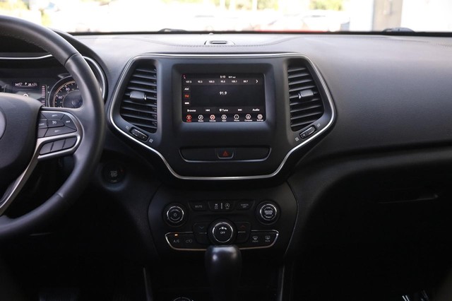 Jeep Cherokee Vehicle Image 24