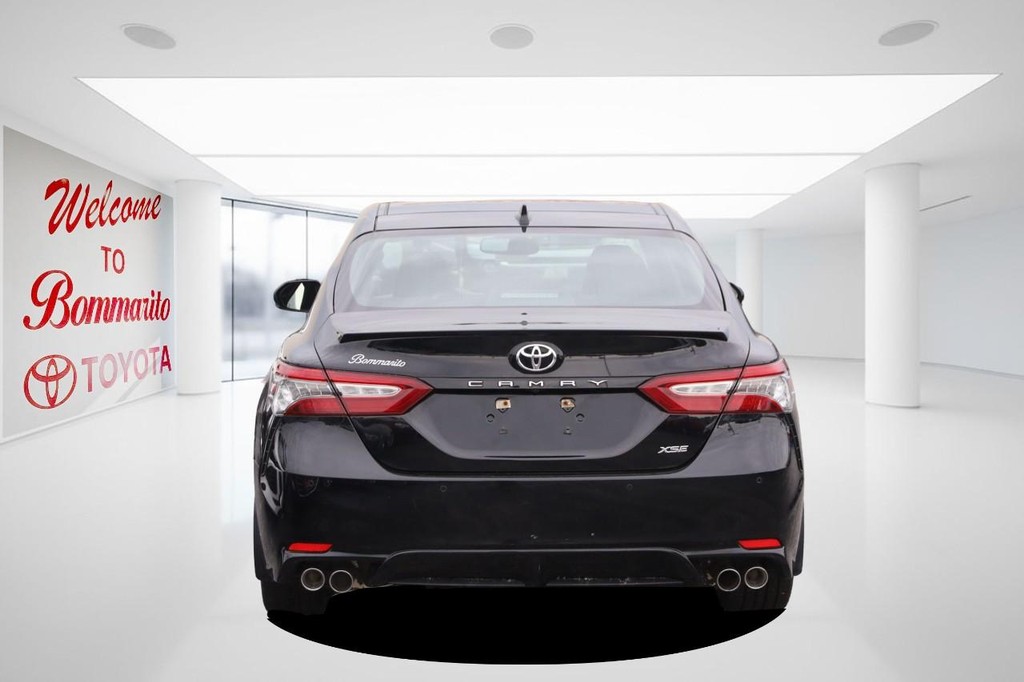 Toyota Camry Vehicle Full-screen Gallery Image 6