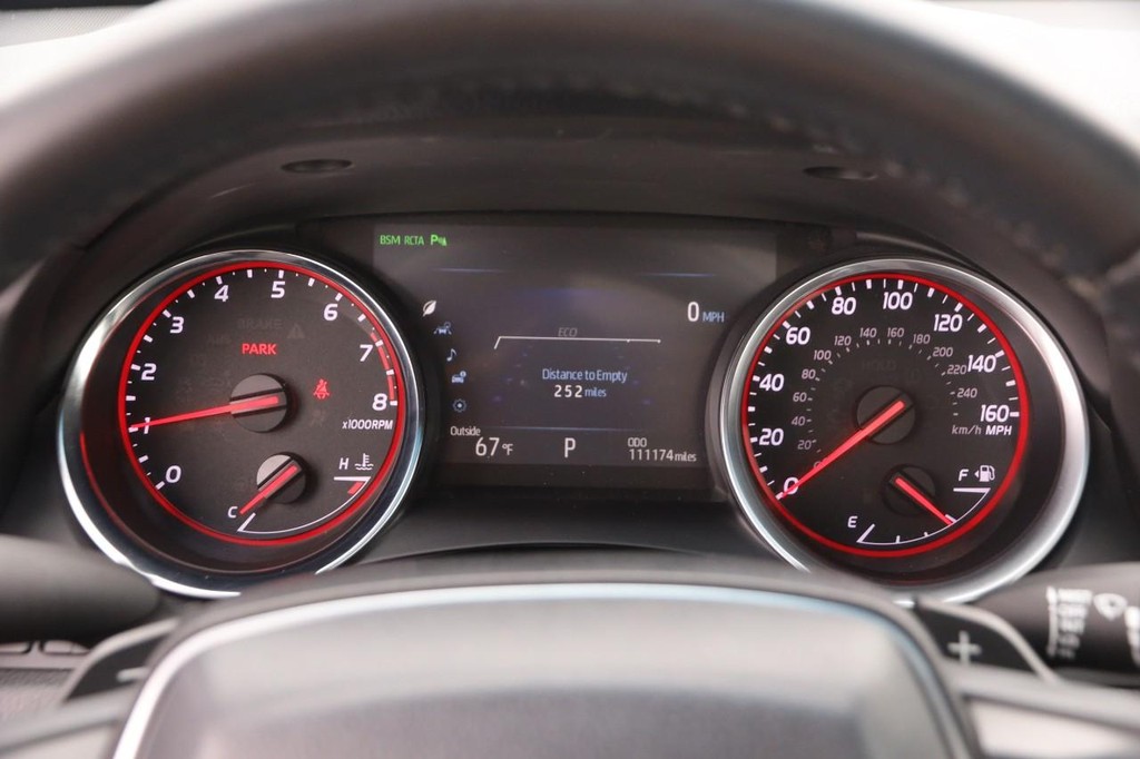 Toyota Camry Vehicle Full-screen Gallery Image 14