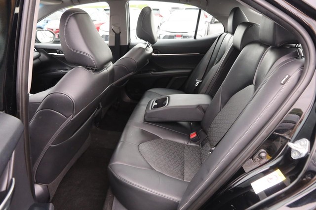 Toyota Camry Vehicle Image 10